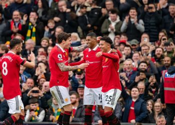 Marcus Rashford nets twice as Man United beat Leicester