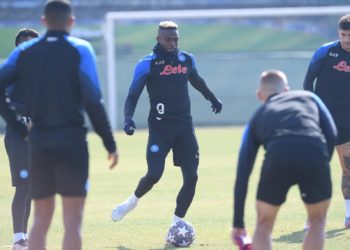 Champions League: Napoli take red-hot form to Germany