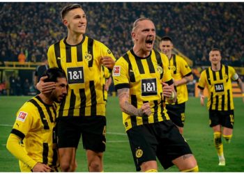 Bundesliga: Dortmund see off Leipzig to go top