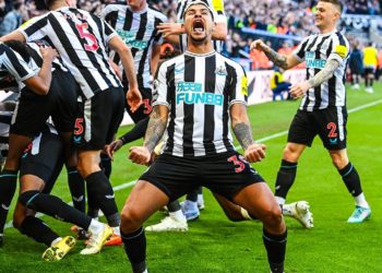 Newcastle beat Manchester United 2-0, claim third spot