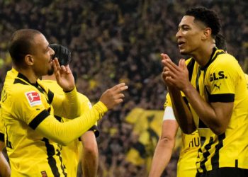 Bundesliga Roundup: League gets new leader as Bayern lose and Dortmund win