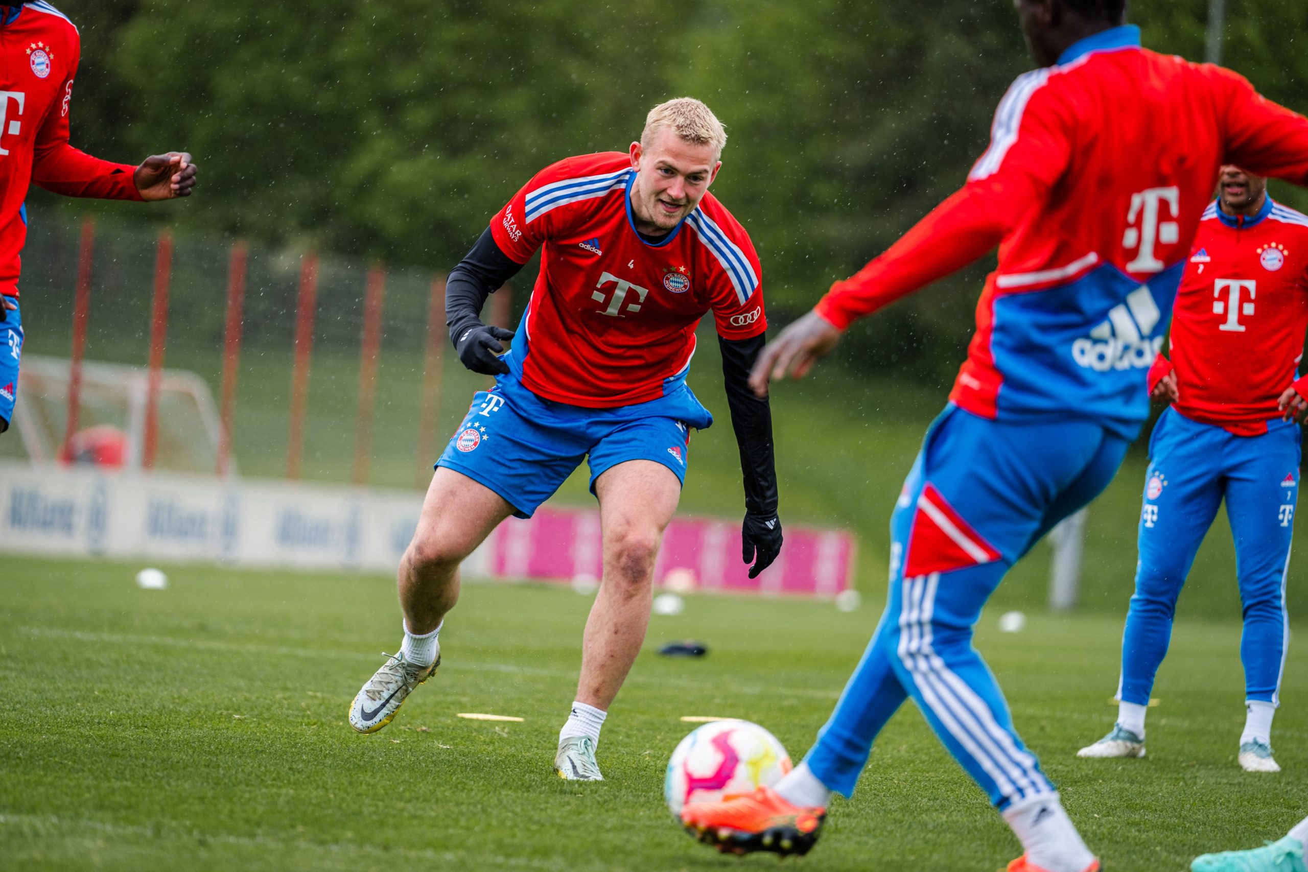 Bundesliga Preview: Bayern face Schalke as Dortmund battle Mönchengladbach