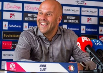 Snubbed: Feyenoord head coach Arne Slot shuts down Tottenham links