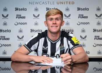 Lewis Hall leaves Chelsea for Newcastle on loan with an option to buy