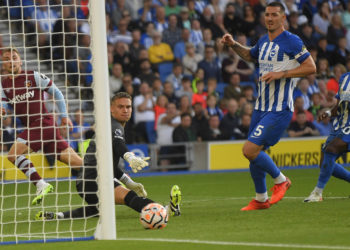 West Ham beat Brighton 3-1 to go top of the Premier League table