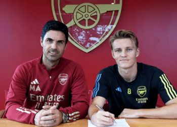 Martin Odegaard signs new Arsenal contract