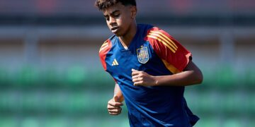 Barcelona dealt major injury blow as youngster Lamine Yamal pulls out of Spain squad
