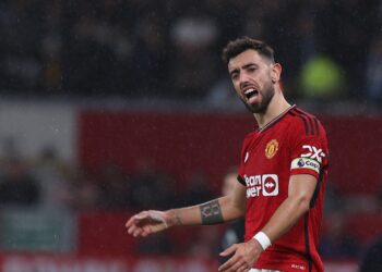 ‘Bruno Fernandes not captain material, should be stripped of captaincy armband’- Roy Keane