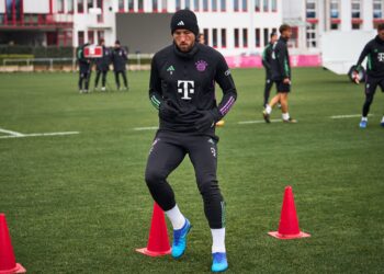 Bayern Munich get Bundesliga back rolling after International break